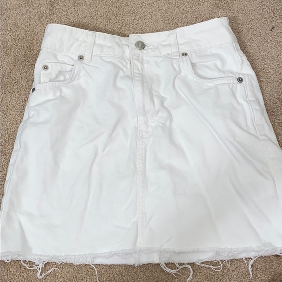 Topshop Dresses & Skirts - Cute white denim skirt